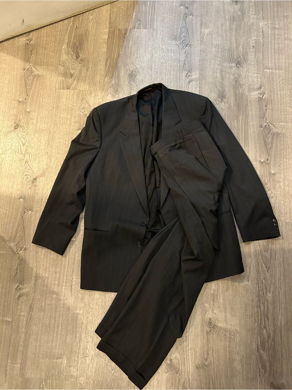 Nino Cerruti 1881 Gray Pinstripe 2-Piece Suit Paris Mens Wool